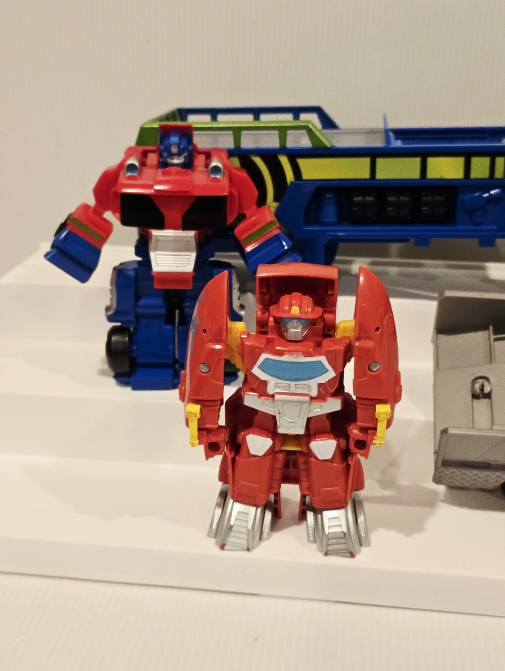 Transformers Rescue Bots Optimus Prime Racing Trailer and Figure Set - Picture 4 of 15